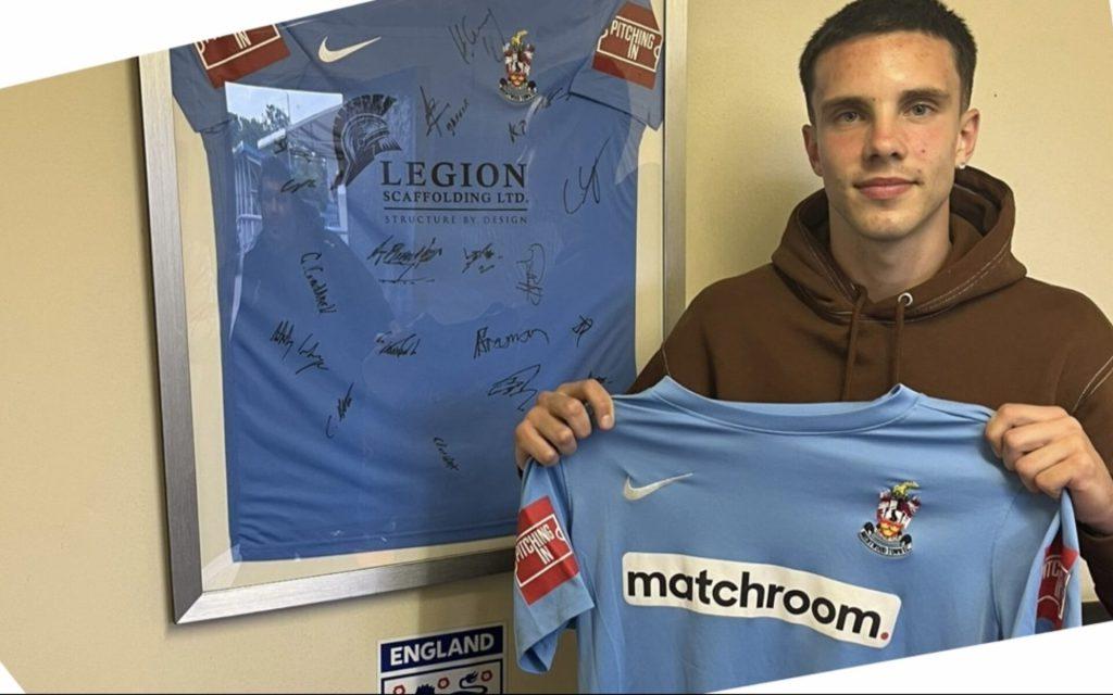 Vaivada becomes a Blue