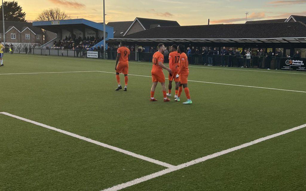 Blues win by a head to snatch all 3 points late on at Newmarket